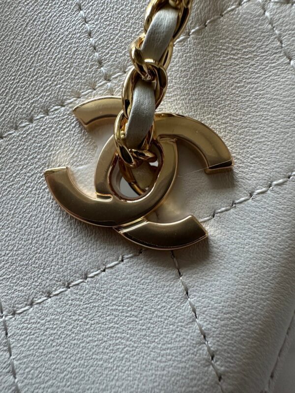 img_0b9f920c_20260622_i1782107206005_384_0_5_jpg CHANEL 26S MINI BUCKET BAG 18 IN IVORY WHITE QUILTED CALFSKIN GOLD HARDWARE