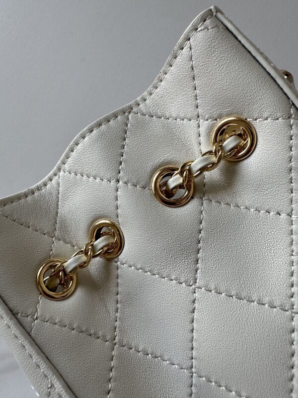 img_0b9f920c_20260622_i1782107206838_3839_0_6_jpg CHANEL 26S MINI BUCKET BAG 18 IN IVORY WHITE QUILTED CALFSKIN GOLD HARDWARE