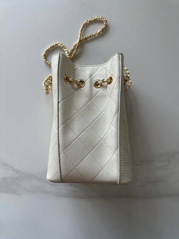 img_0b9f920c_20260622_i1782107206908_750_0_1_jpg CHANEL 26S MINI BUCKET BAG 18 IN IVORY WHITE QUILTED CALFSKIN GOLD HARDWARE