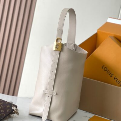 LOW KEY HOBO MM 35 IN IVORY BEIGE SMOOTH CALFSKIN