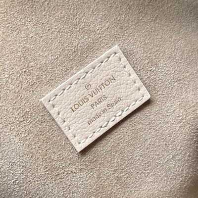 LOW KEY HOBO MM 35 IN IVORY BEIGE SMOOTH CALFSKIN