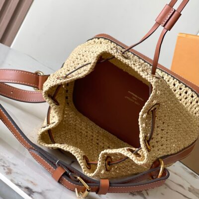 img_1578ca1d_20240730_a1722277875959_8725_jpg NOÉ PURSE 24 IN BEIGE CROCHETED RAFFIA AND BROWN CALFSKIN TRIM