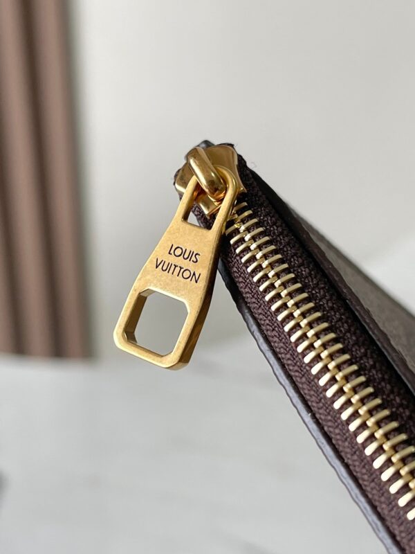 img_1578ca1d_20240925_a1727255951600_1273_jpg LOW KEY CABAS 47 IN SASSY SALMON GRAINED CALFSKIN GOLD BUCKLE