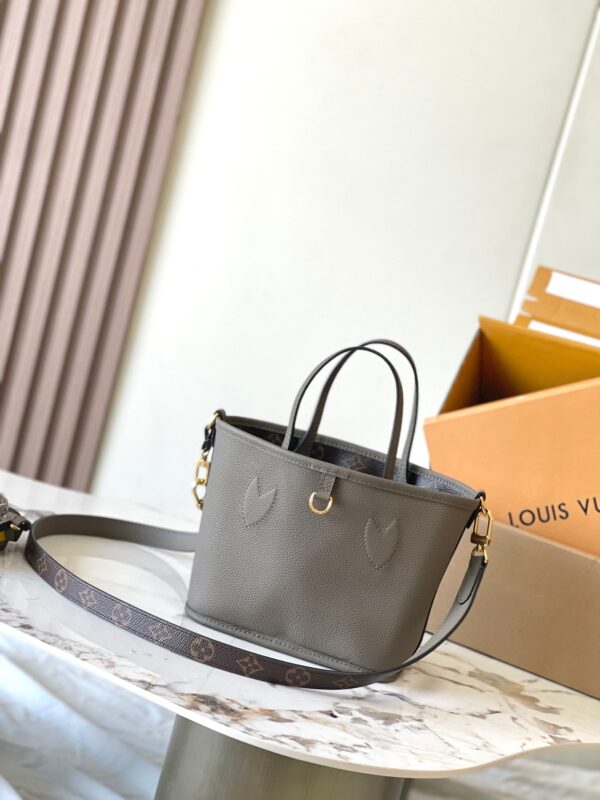 img_1578ca1d_20241006_a1728196934424_2417_jpg NEVERFULL BANDOULIÈRE INSIDE OUT BB 24 IN BROWN MONOGRAM CANVAS AND GRAY CALFSKIN