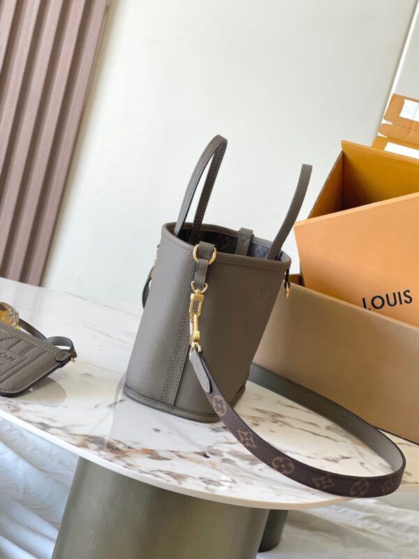 img_1578ca1d_20241006_a1728196934576_1717_jpg NEVERFULL BANDOULIÈRE INSIDE OUT BB 24 IN BROWN MONOGRAM CANVAS AND GRAY CALFSKIN