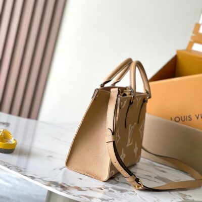 img_1578ca1d_20241019_a1729275770082_1614_jpg ONTHEGO PM 25 IN MILK TEA MONOGRAM IMPREINTE LEATHER