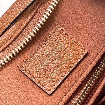 CARRYALL PM 29 IN COGNAC MONOGRAM EMPREINTE LEATHER GOLD LOGO