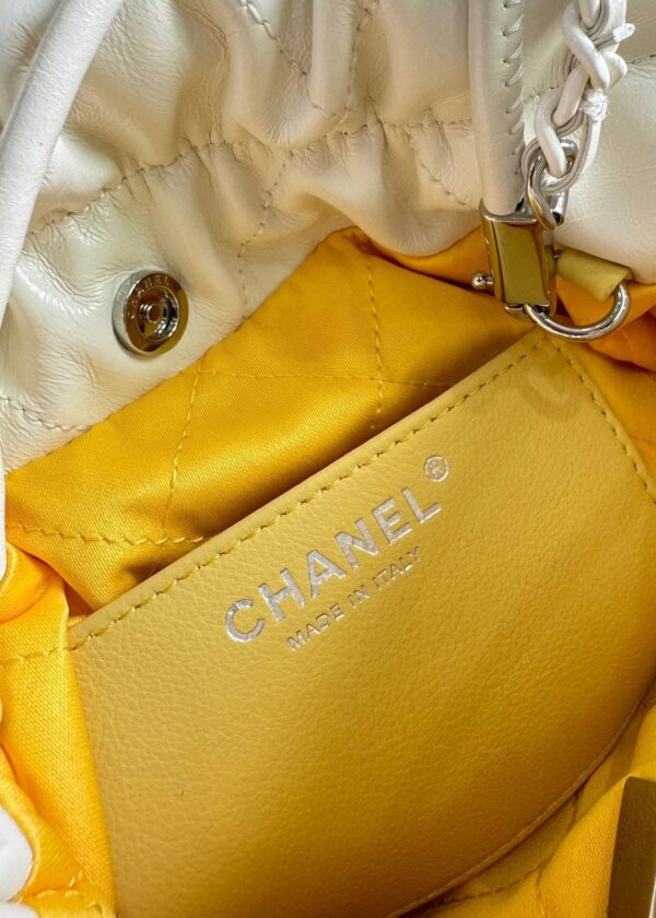 img_19e73950_20240525_i1716646909_6533_2_jpg CC HOBO MINI 20CM YELLOW WHITE LAMBSKIN