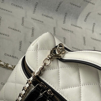 img_1dbcbf4f_20260525_windows1779739842870_1278894186-1797355540_jpg CHANEL 26S VANITY BAG 19 IN WHITE QUILTED LAMBSKIN SILVER HARDWARE
