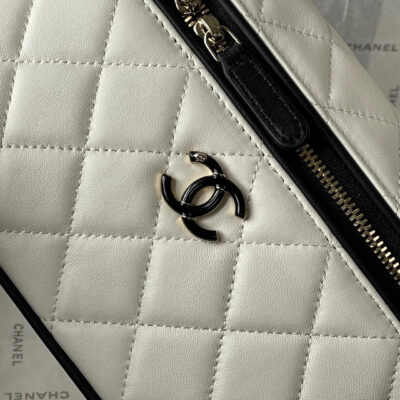 img_1dbcbf4f_20260525_windows1779739842879_1278894186-1636506725_jpg CHANEL 26S VANITY BAG 19 IN WHITE QUILTED LAMBSKIN SILVER HARDWARE