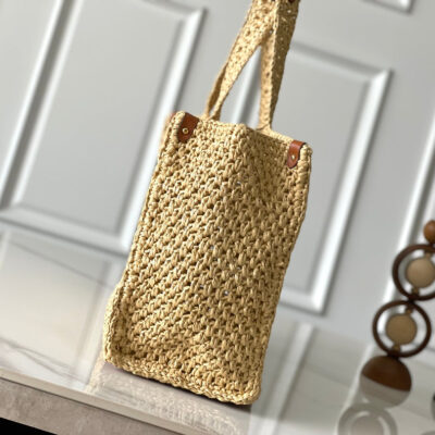 img_264ef64b_20240830_i1724954906_4562_5_jpg ONTHEGO MM 37 IN BEIGE WOVEN RAFFIA WITH LEATHER DETAILING