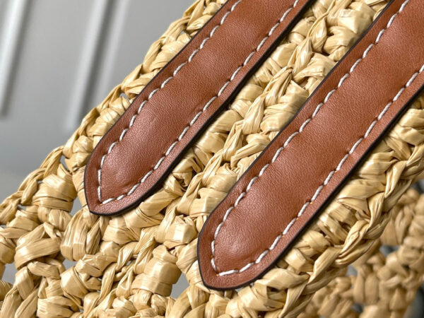 img_264ef64b_20240830_i1724954906_5524_8_jpg ONTHEGO MM 37 IN BEIGE WOVEN RAFFIA WITH LEATHER DETAILING
