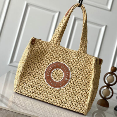 img_264ef64b_20240830_i1724954906_7723_4_jpg ONTHEGO MM 37 IN BEIGE WOVEN RAFFIA WITH LEATHER DETAILING