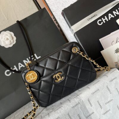 CAMERA BAG 18 IN BLACK QUILTED LAMBSKIN DOUBLE C GOLD COIN