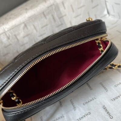 CAMERA BAG 18 IN BLACK QUILTED LAMBSKIN DOUBLE C GOLD COIN