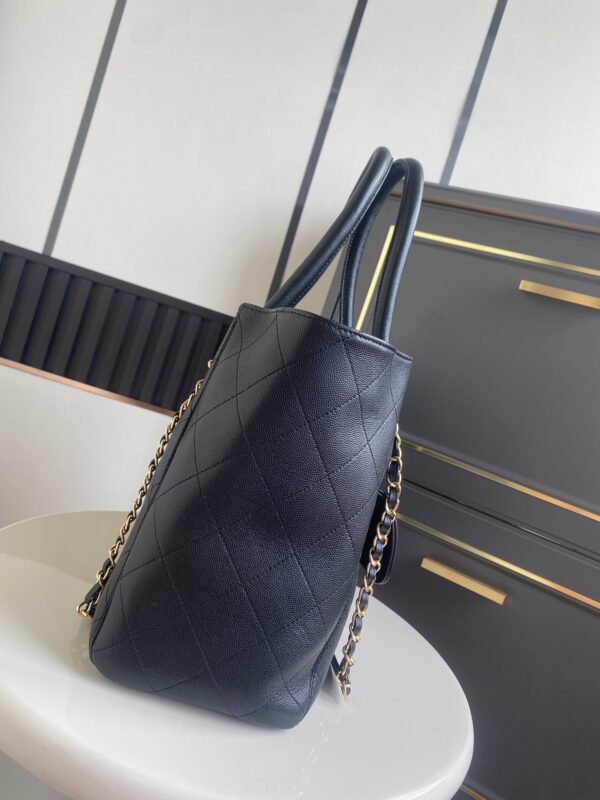 CHANEL 26S QUILTED LARGE SHOPPING TOTE 39 IN BLACK CAVIAR CALFSKIN GOLD HARDWARE