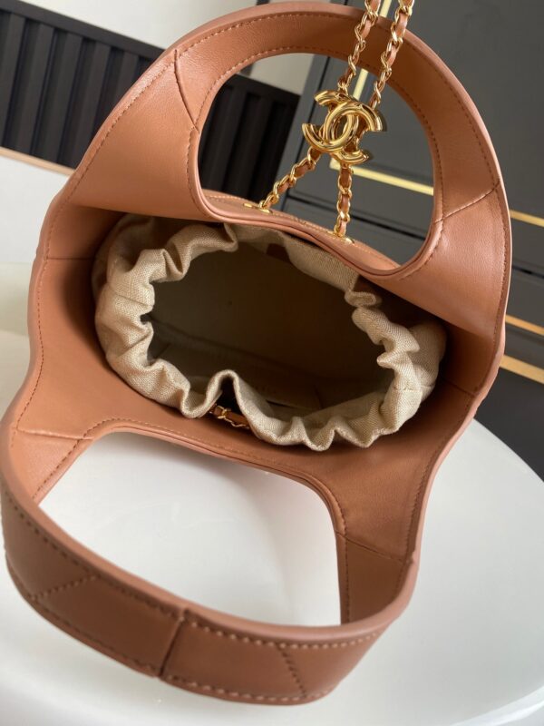 CHANEL 26S QUILTED HOBO BAG 27 IN CARAMEL BROWN CALFSKIN GOLD HARDWARE