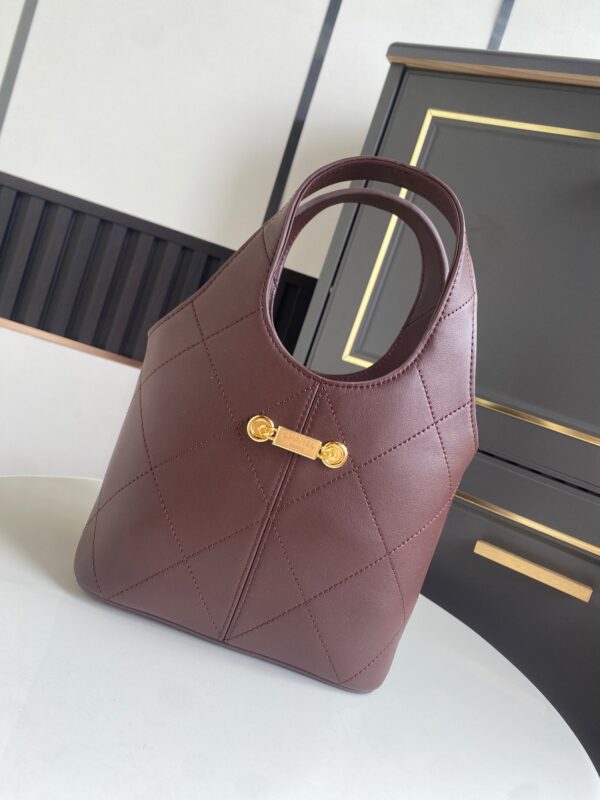CHANEL 26S QUILTED HOBO BAG 27 IN BURGUNDY RED CALFSKIN GOLD HARDWARE
