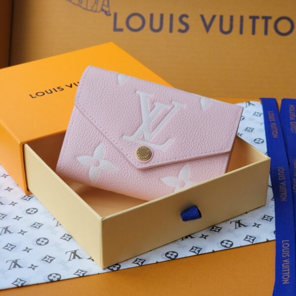 img_2e2ab035_20250422_a1745300355151_4187_jpg VICTORINE WALLET 12 IN LIGHT PINK MONOGRAM EMPREINTE CALFSKIN