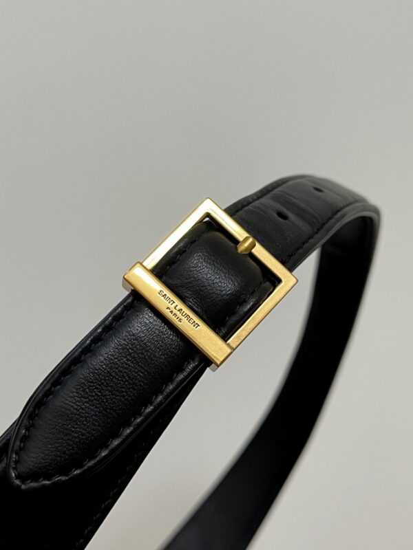 LE 5 À 7 BAG 24 BLACK GLOSSY CALFSKIN HOBO