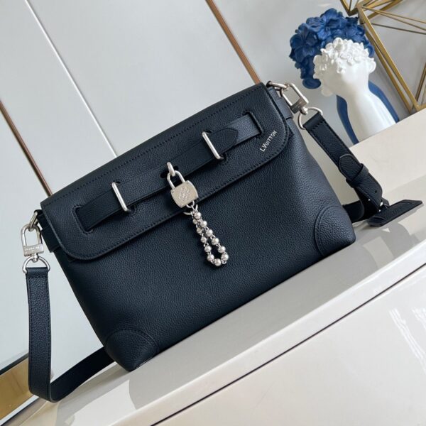 img_42f08f7f_20240904_i1725427257_5042_4_jpg STEAMER CROSSBODY 30 IN BLACK CALFSKIN SILVER HARDWARE