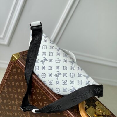 img_4828b284_20240529_i1716977226_8645_2_jpg RUSH BUMBAG 30 IN WHITE MONOGRAM SHADOW CALFSKIN