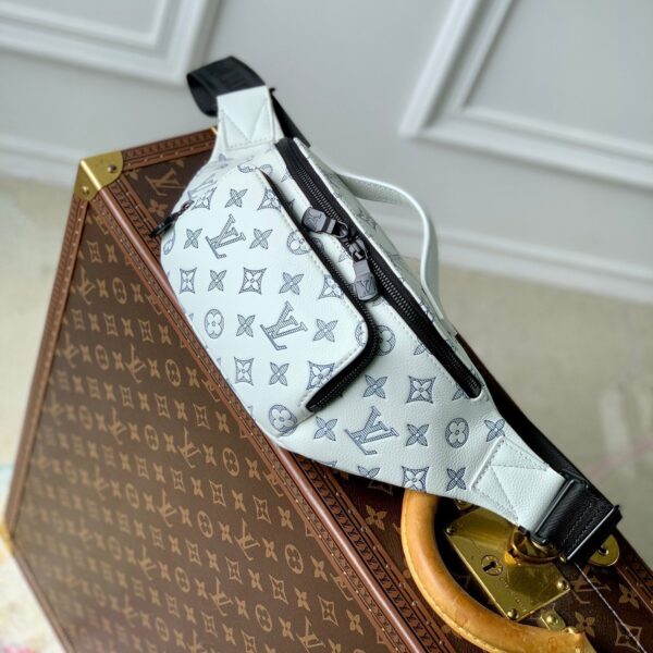 img_4828b284_20240529_i1716977227_1083_5_jpg RUSH BUMBAG 30 IN WHITE MONOGRAM SHADOW CALFSKIN