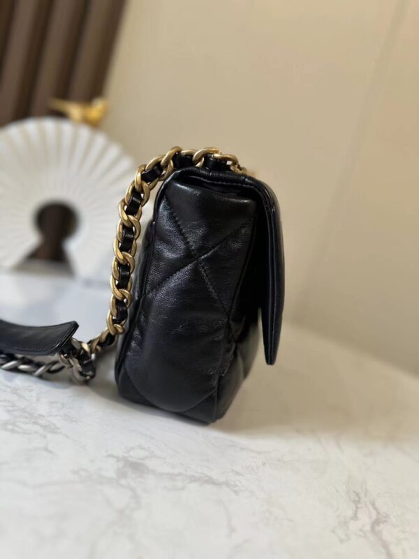 img_65f6763f_20250316_i1742112649_9590_1_jpg CHANEL 26S FLAP BAG 26 IN BLACK LAMBSKIN