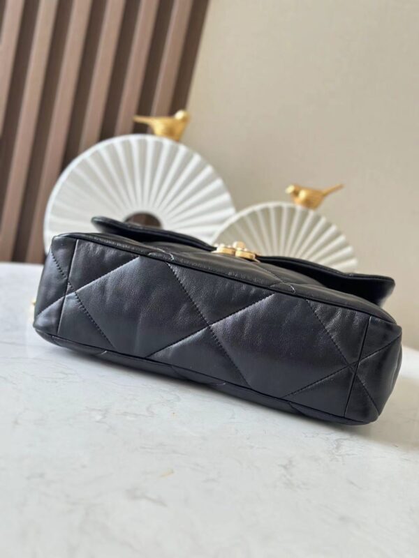 img_65f6763f_20250316_i1742112676_4755_5_jpg CHANEL 26S FLAP BAG 32 IN BLACK LAMBSKIN
