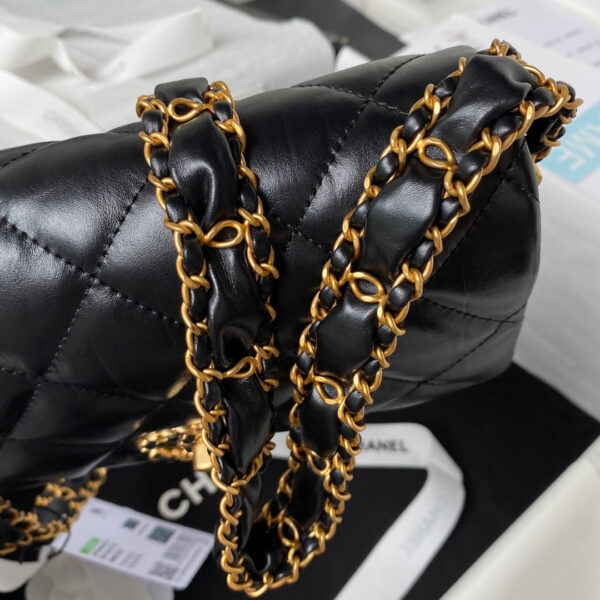 SMALL FLAP BAG 20 IN BLACK LAMBSKIN GOLD HARDWARE
