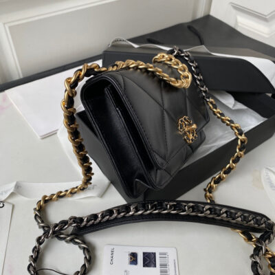 19 WOC 19CM BLACK LAMBSKIN GOLD HARDWARE