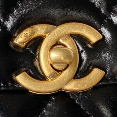 CC MINI 19 FLAP BAG IN BLACK CALFSKIN GOLD HARDWARE