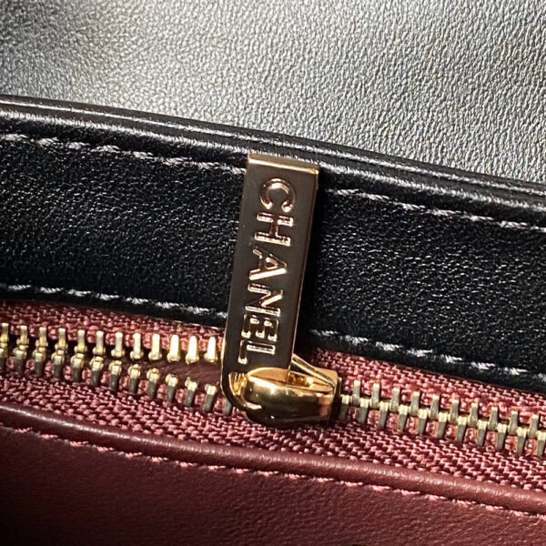 CC SMALL 20 FLAP BAG IN BLACK CALFSKIN WITH CHAIN