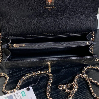 25C FLAP BAG 18 IN BLACK SHINY GRAINED CALFSKIN GOLD HARDWARE