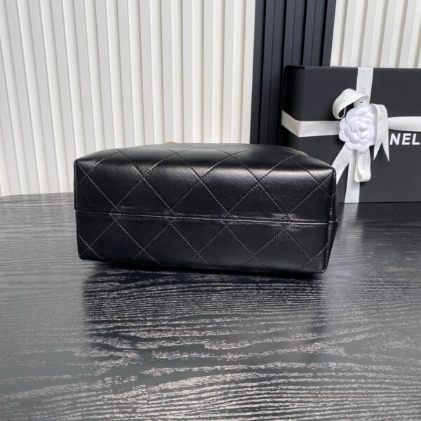 CHANEL 25S HOBO BAG 33 IN BROWN SUEDE AND BLACK CALFSKIN WITH GOLD HARDWARE