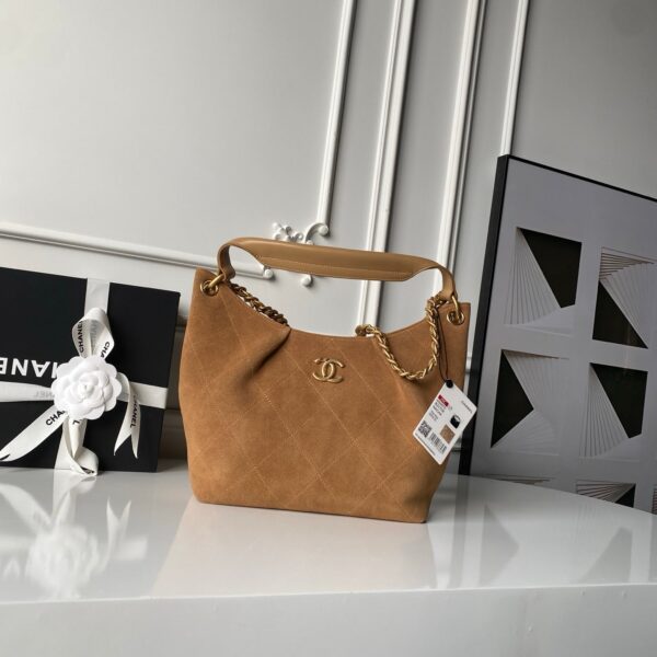 img_70762a6f_20251207_i1765050685467_3001_0_0_jpg CHANEL 25S HOBO BAG 31 IN CARAMEL BROWN SUEDE WITH GOLD HARDWARE