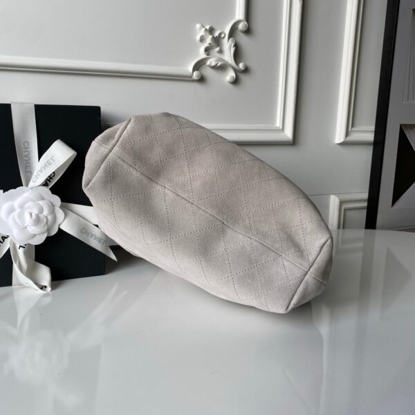 img_70762a6f_20260109_i1767952857296_491_0_4_jpg CHANEL 26S HAND BAG 32 IN LIGHT GREY BEIGE SUEDE