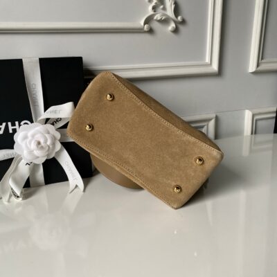 CHANEL 26S BUCKET SHOULDER BAG 27 IN CAMEL BROWN SUEDE AND CALFSKIN GOLD HARDWARE