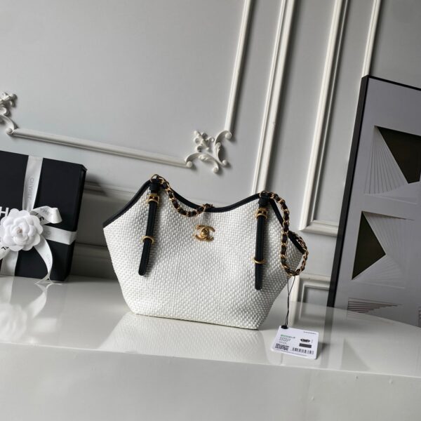 img_70762a6f_20260704_i1783168937169_7076_0_0_jpg CHANEL 26S MAXI SHOPPING BAG 28 IN WHITE RAFFIA AND BLACK CALFKIN GOLD HARDWARE
