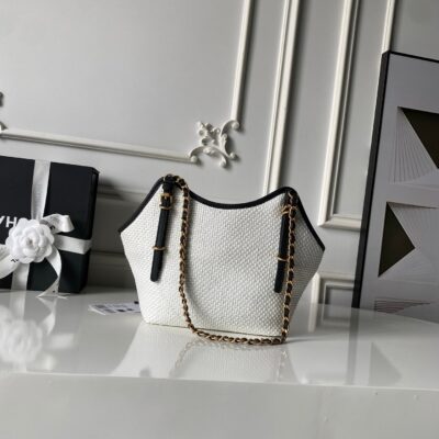 CHANEL 26S MAXI SHOPPING BAG 28 IN WHITE RAFFIA AND BLACK CALFKIN GOLD HARDWARE