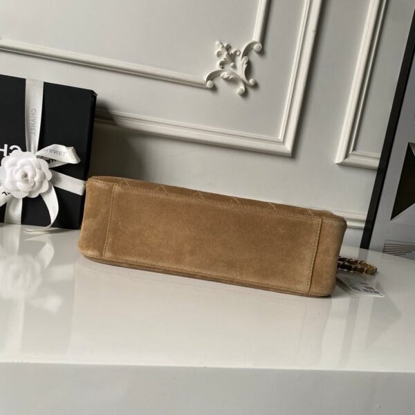 img_70762a6f_20260708_i1783444874854_4433_0_5_jpg CHANEL 26S MAXI FLAP BAG 32 IN DARK BEIGE SUEDE AND CALFSKIN GOLD HARDWARE