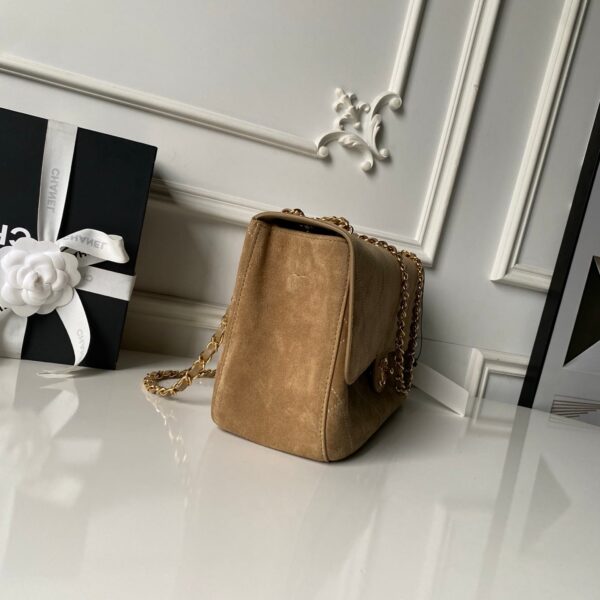 img_70762a6f_20260708_i1783444876054_9016_0_4_jpg CHANEL 26S MAXI FLAP BAG 32 IN DARK BEIGE SUEDE AND CALFSKIN GOLD HARDWARE