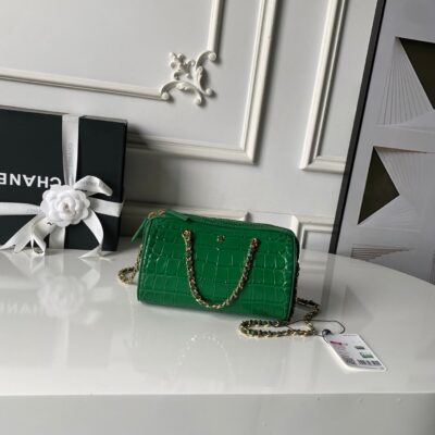 CHANEL 26S MINI TIMELESS CLASSIC BARREL BAG 19 IN GREEN CROCODILE-EMBOSSED PATENT CALFSKIN GOLD HARDWARE