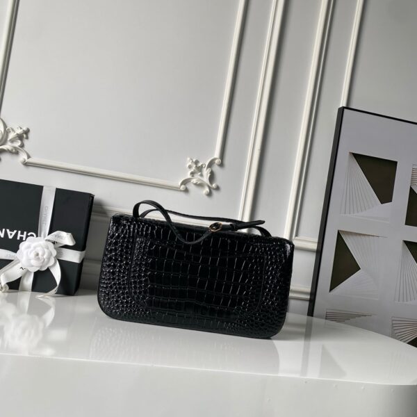 img_70762a6f_20260714_i1783961499255_8452_0_4_jpg CHANEL 26S CC LOGO SHOULDER BAG 32 IN BLACK CROCODILE-EMBOSSED CALFSKIN GOLD HARDWARE