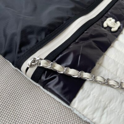 CHANEL 26S DRAWSTRING BACKPACK 44 IN BLACK AND WHITE NYLON GOLD HARDWARE