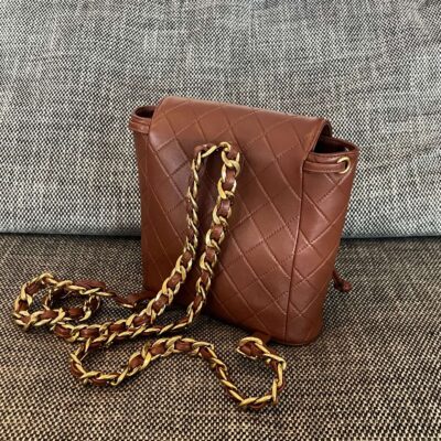 CHANEL 26S BACKPACK WITH FRONT POCKET 21 IN BROWN QUILTED LAMBSKIN GOLD HARDWARE