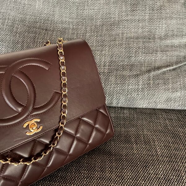 CHANEL 26S LARGE CC LOGO FLAP SHOULDER BAG 33 IN DARK BROWN LAMBSKIN GOLD HARDWARE