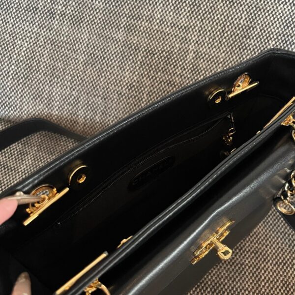 img_834e1079_20241003_a1727938694886_5378_jpg CHANEL 26S FLAP SHOULDER BAG 26 IN BLACK LAMBSKIN GOLD HARDWARE