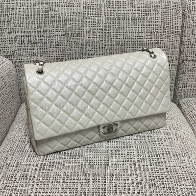 img_834e1079_20260103_a1767443911713_0807_jpg CHANEL 26S CLASSIC JUMBO FLAP BAG 46 IN LIGHT GREY CAVIAR CALFSKIN DARK SILVER HARDWARE