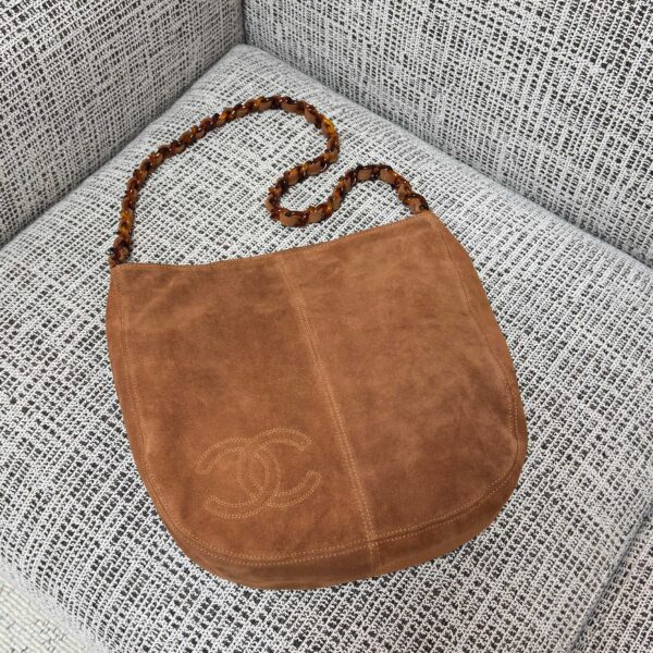 CHANEL 26S LARGE HOBO BAG 33 IN COGNAC BROWN SUEDE TORTOISE RESIN CHAIN
